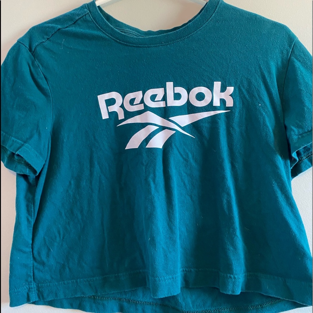 cute cropped reebok shirt